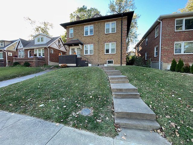1st image of 1129 Moorlands Dr #B