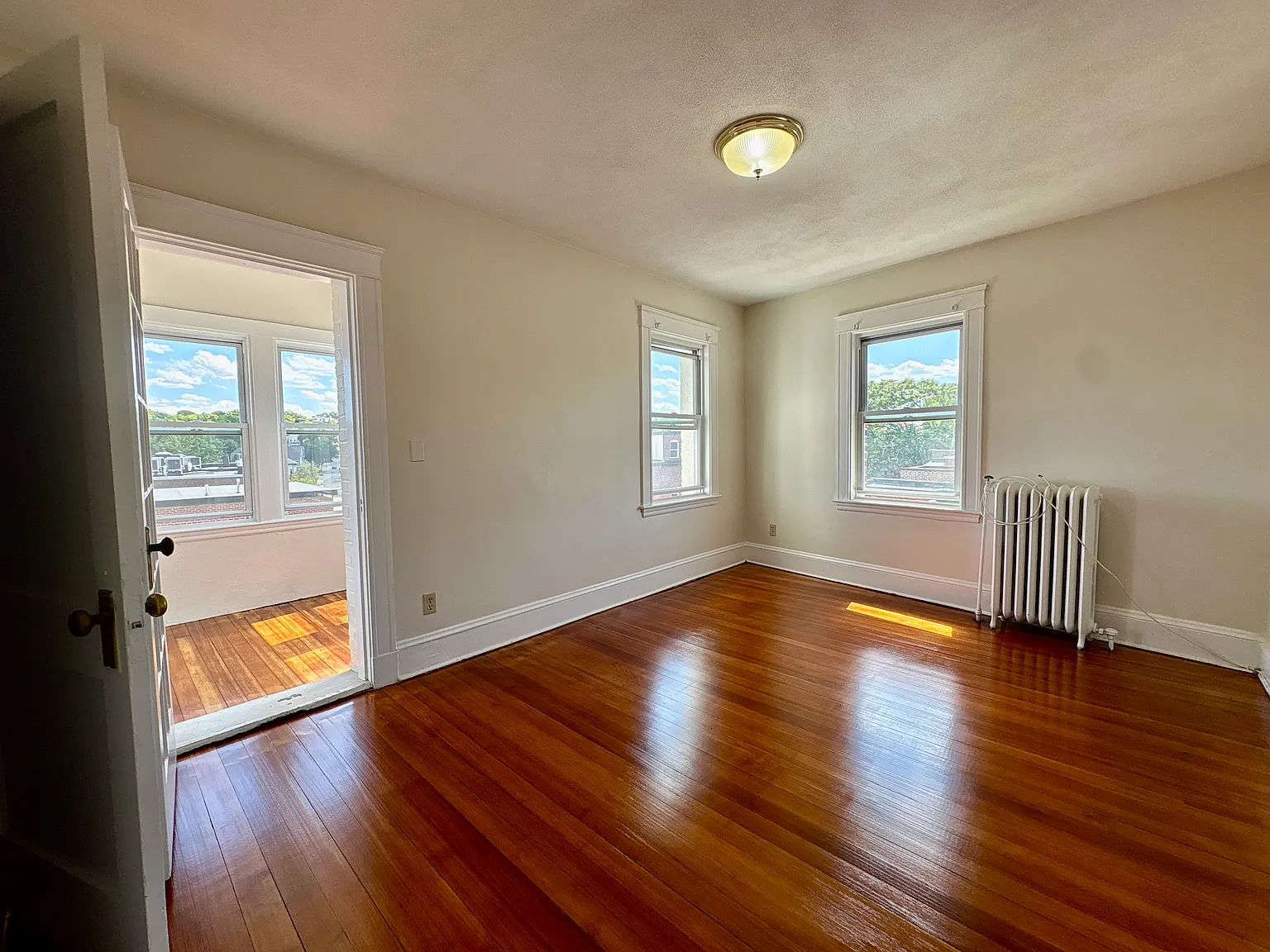 3 bed, 1300 sqft, $3,600 — Photo 4