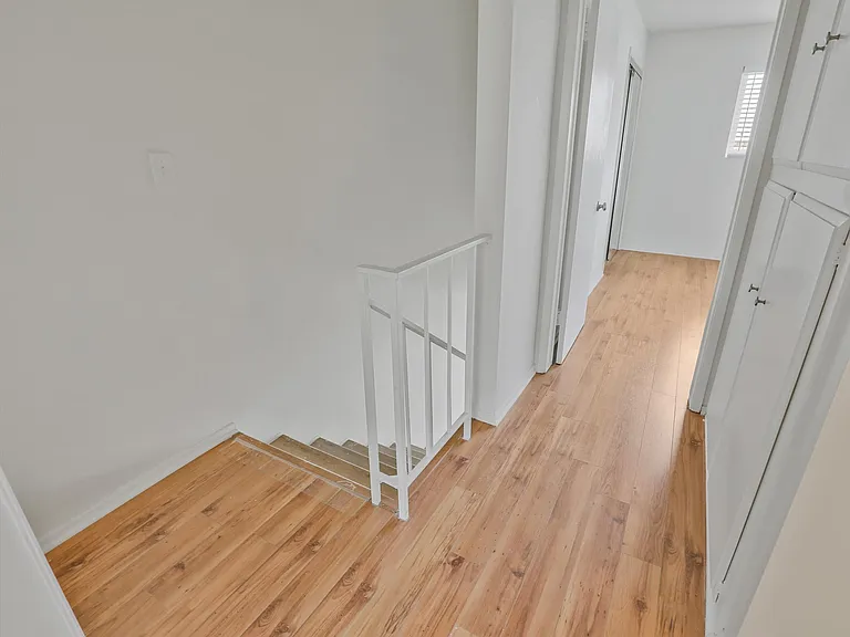220 S 7th St — Photo 9