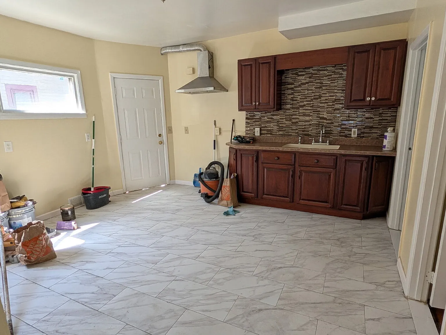 2 bed, 1.0 bath, $1,100 — Photo 4