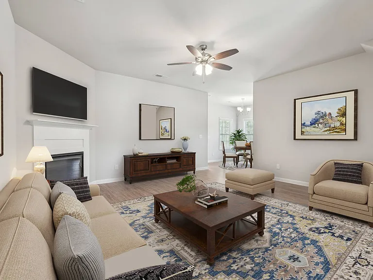 College Manor — Photo 16