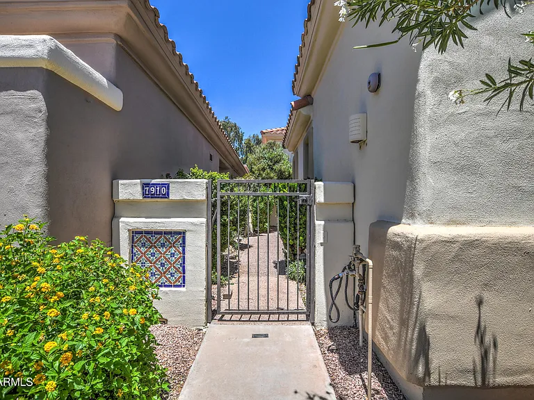 7910 E Cholla St — Photo 5