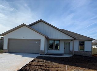 211 Pecan St, Lincoln, AR 72744