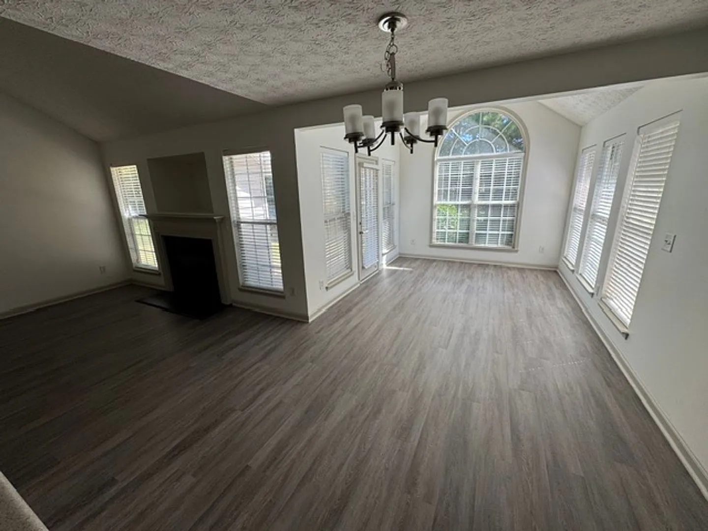 409 Lexington Park Drive — Photo 4