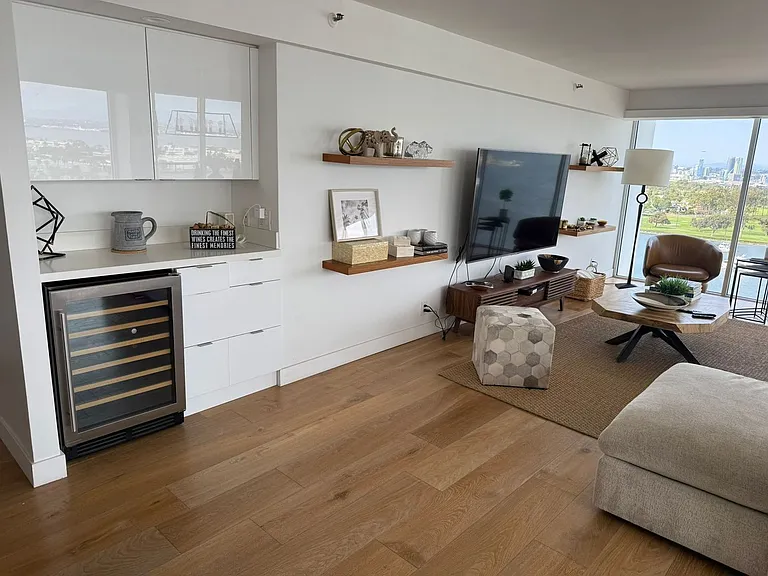 1810 Avenida Del Mundo #1503 — Photo 3