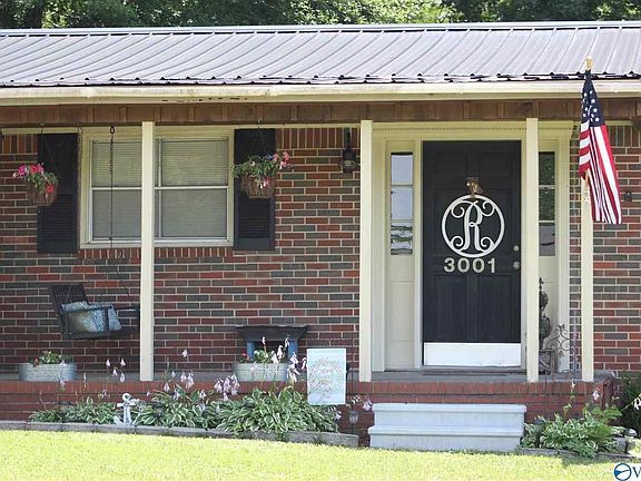 2nd image of 3001 Lakewood Dr