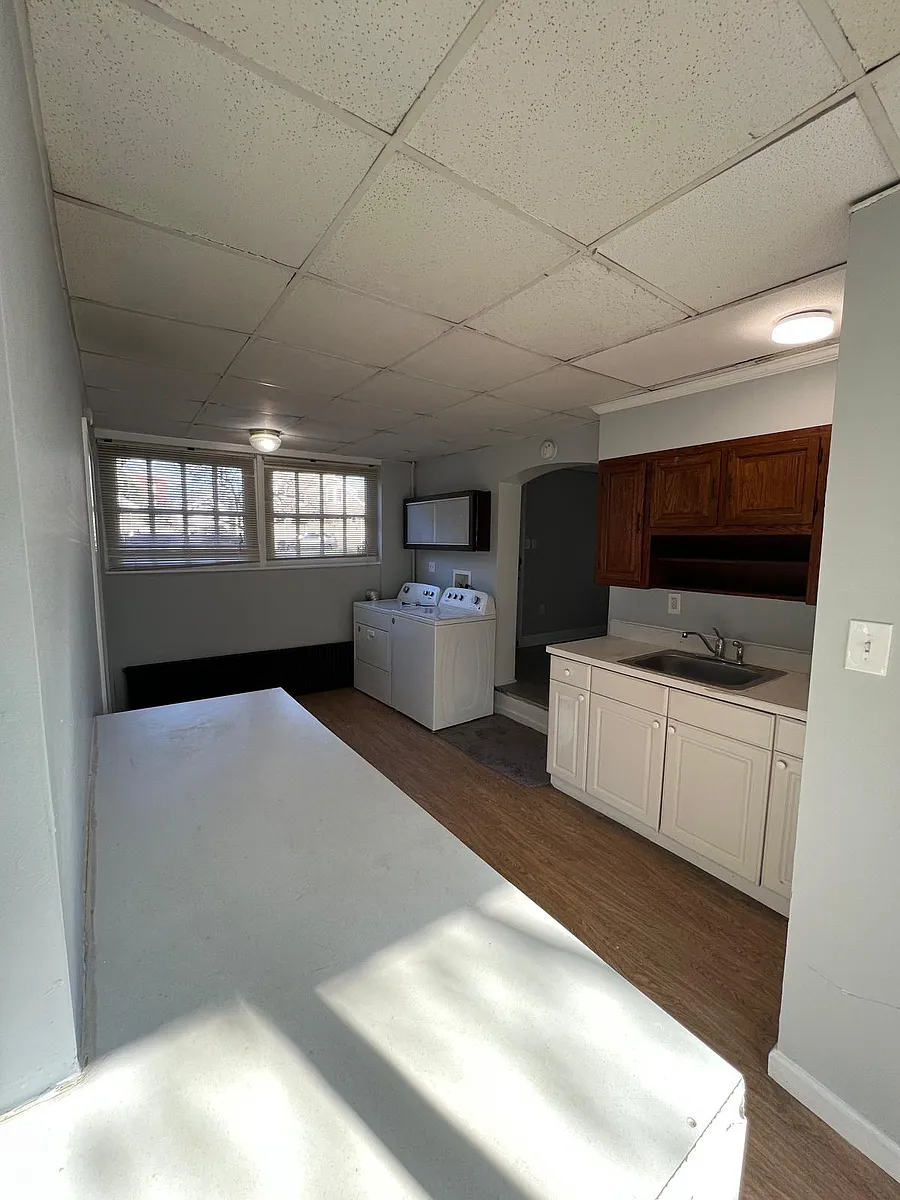 Building Photo - 237 Clearfield Ave