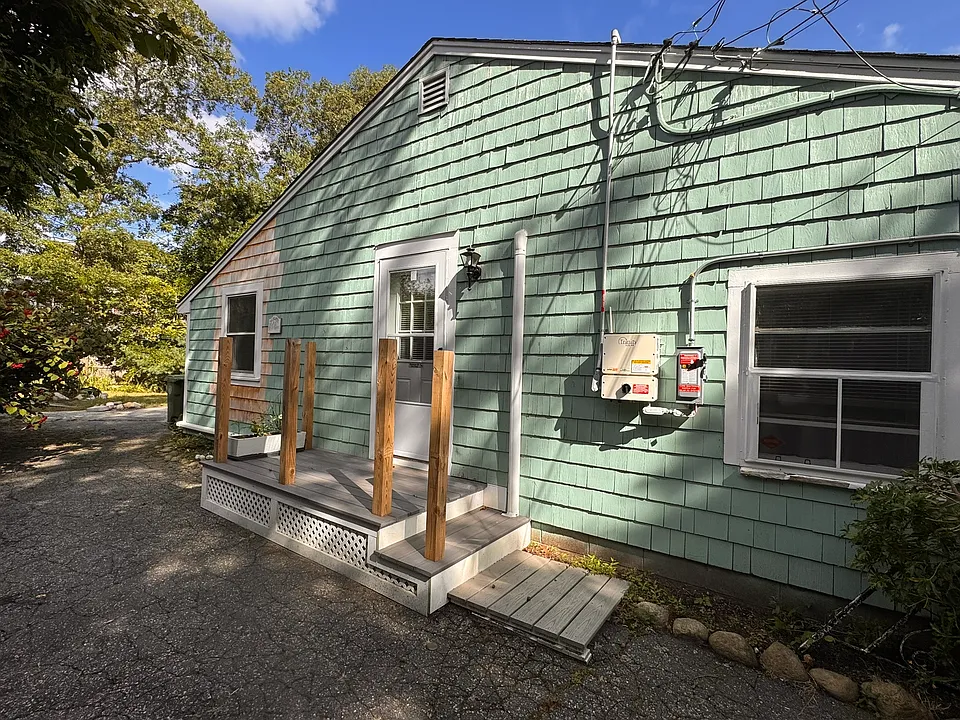 36 Winchester Dr
