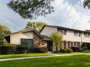 7339 Winthrop Way UNIT 4, Downers Grove, IL 60516