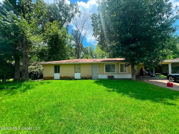 1109 Wooddell Dr, Jackson, MS 39212