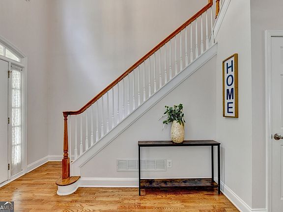 4th image of 455 Hillcrest View Dr