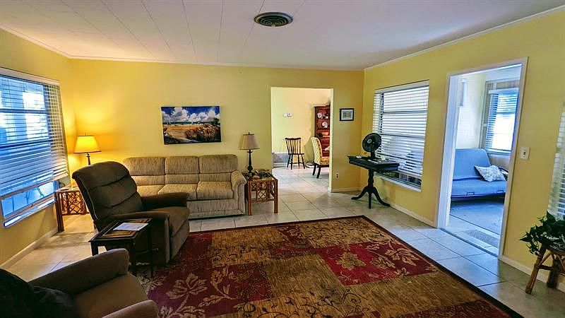 1st image of 1137 NE Kubin Ave