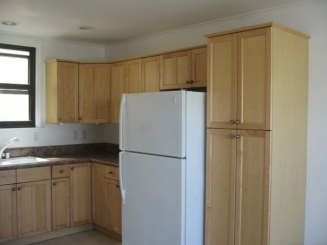 2nd image of 941 Easton Ave