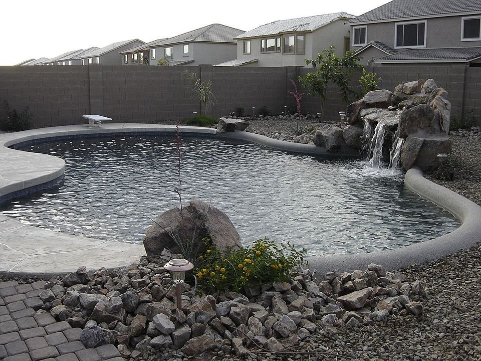 Salt Wtr Diving Pool