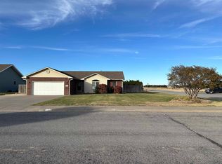 207 Ridgeview Dr, Cimarron, KS 67835