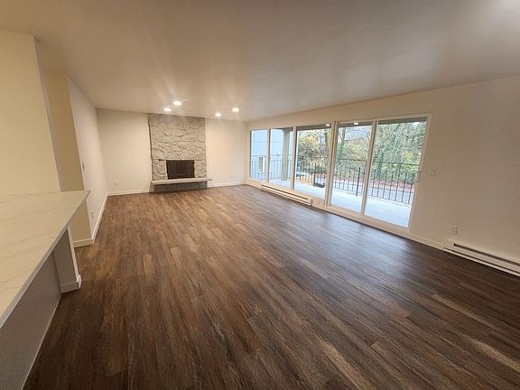 Spacious living room