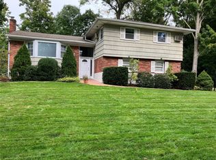 258 W Neck Rd, Huntington, NY 11743