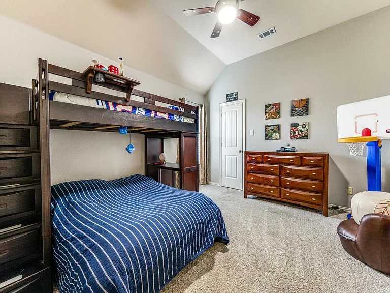 360 Falstaff Dr — Photo 17