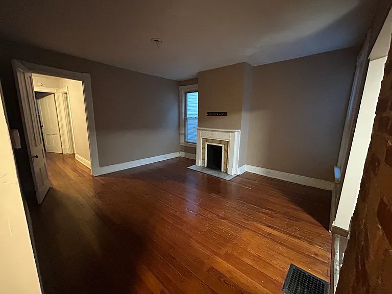 2031 Greenup St #2 — Photo 14