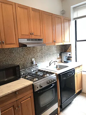 Rented by Aryeh Realty | media 17