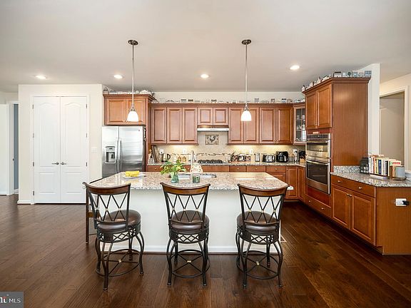 3rd image of 5928 S Mills Manor Ct
