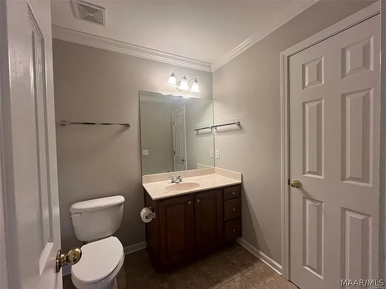 9515 Helmsley Cir — Photo 35