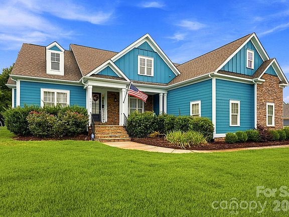 3rd image of 6957 Pin Oaks Dr