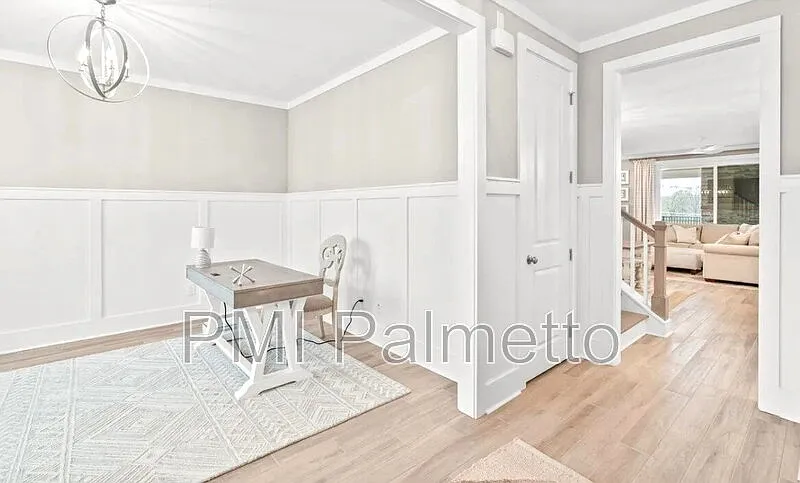 3 bed, 2.5 bath, 2448 sqft, $4,600 — Photo 2