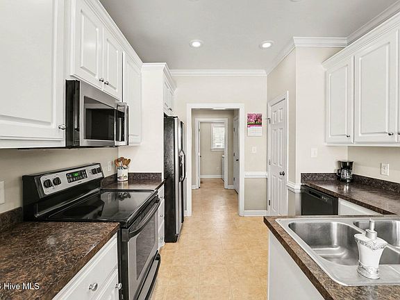 3rd image of 215 Ellington Way
