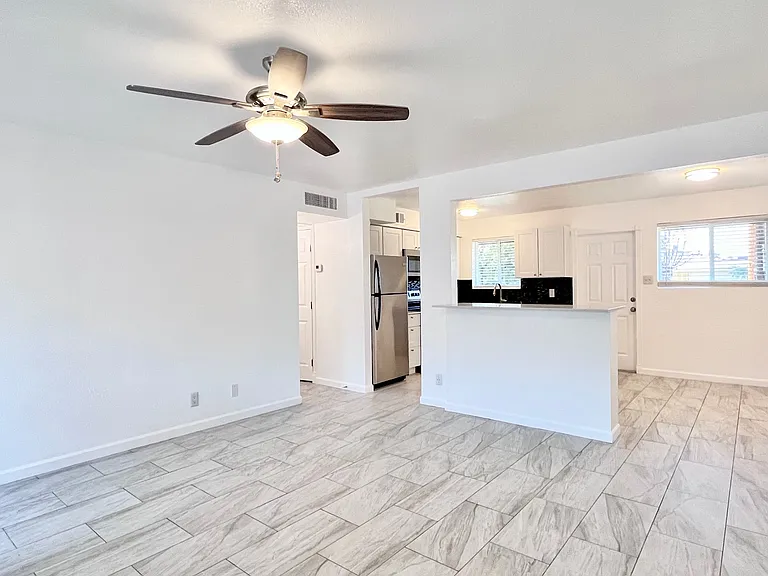 3024 N 39th St #9 — Photo 12