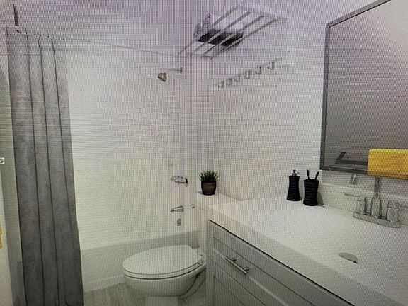 4th image of 2122 Lime St APT 404