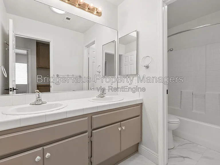 953 Gallery Dr — Photo 31