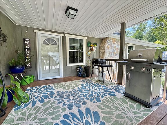 4th image of 159 Country Creek Dr