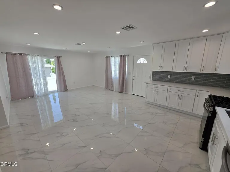 10926 Woodward Ave — Photo 4