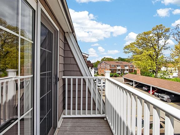 4th image of 90 Beacon St APT 12