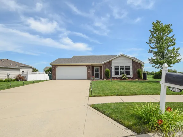 1206 W Sheffield Dr, Muncie, IN 47304