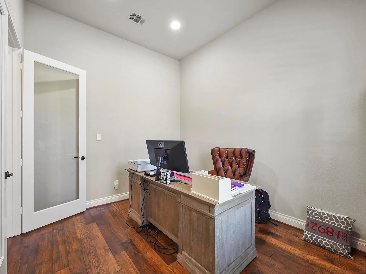 3 bed, 2.0 bath, 2027 sqft, $2,750 — Photo 4