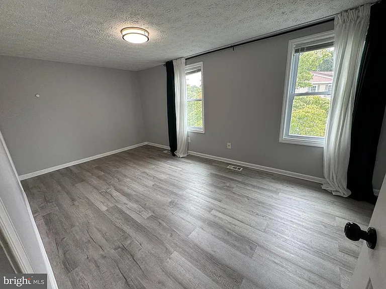 5585 Hecate Ct — Photo 17