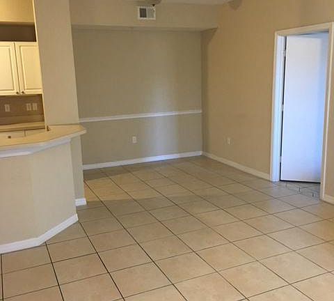 Living Room/ Breakfast