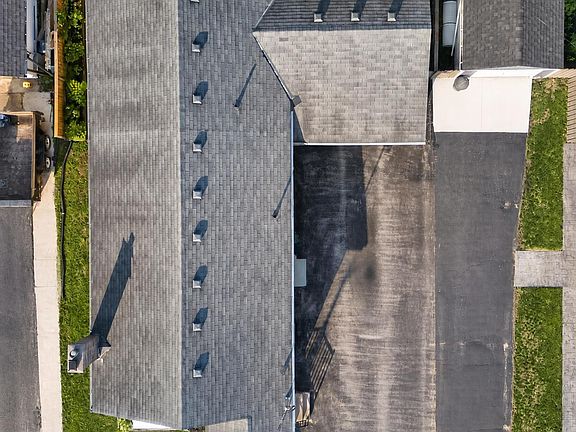2nd image of 140 Highbury Ave N
