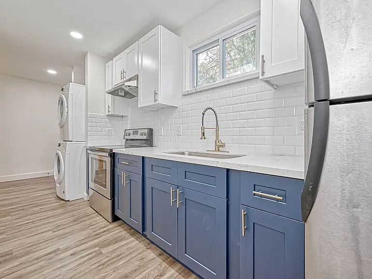5609 Denmark St — Photo 5