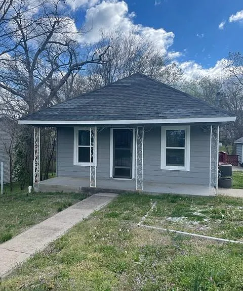 3311 S Jackson Ave — Photo 1