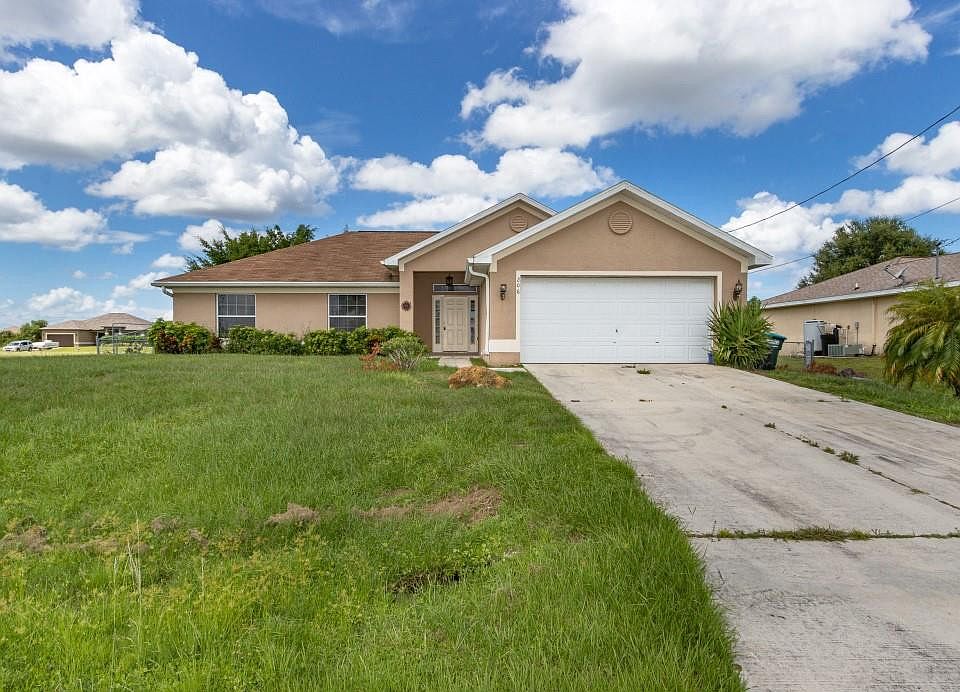 1st image of 206 NW 25th Pl
