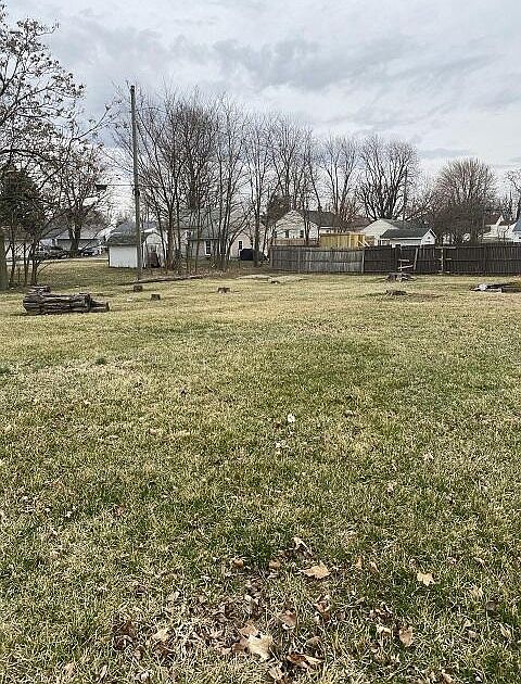 2nd image of 725 E Vernon St