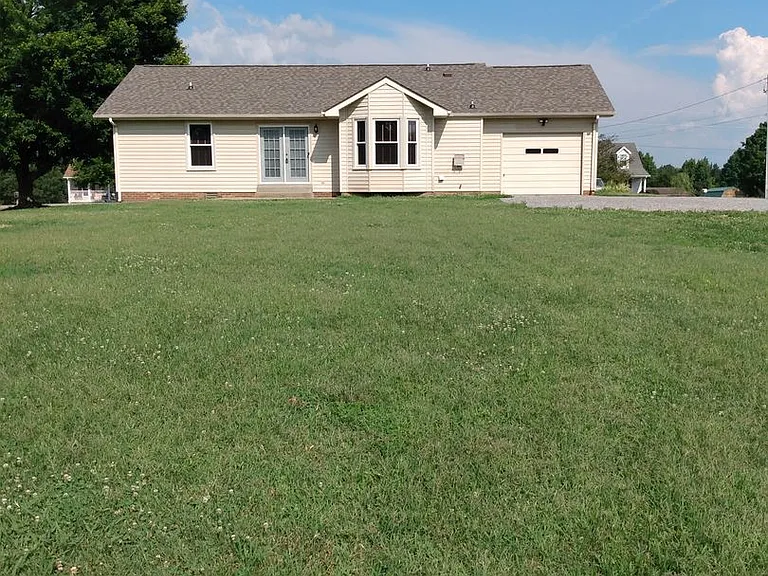 2640 Holt Ln — Photo 19