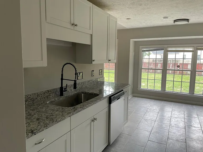 5503 Heather St — Photo 9