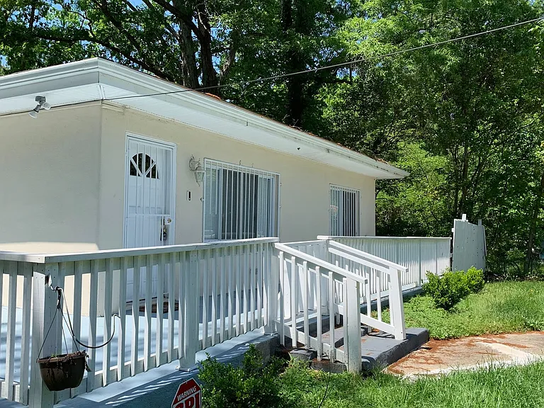 116 E Cornwallis Rd — Photo 9