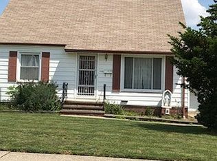 2700 Hilltop Dr, Parma, OH