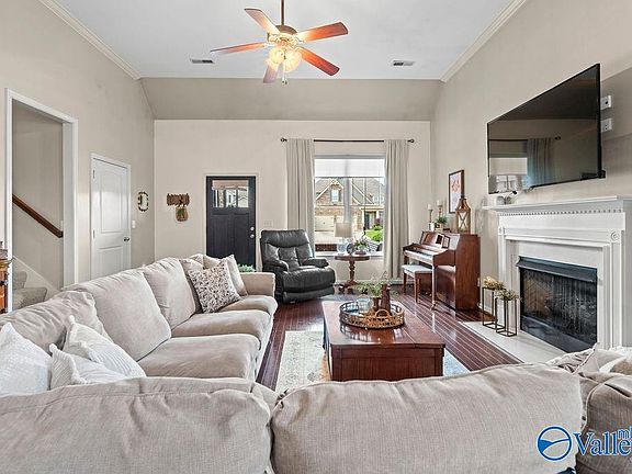 3rd image of 2905 Old Barn Cir SE