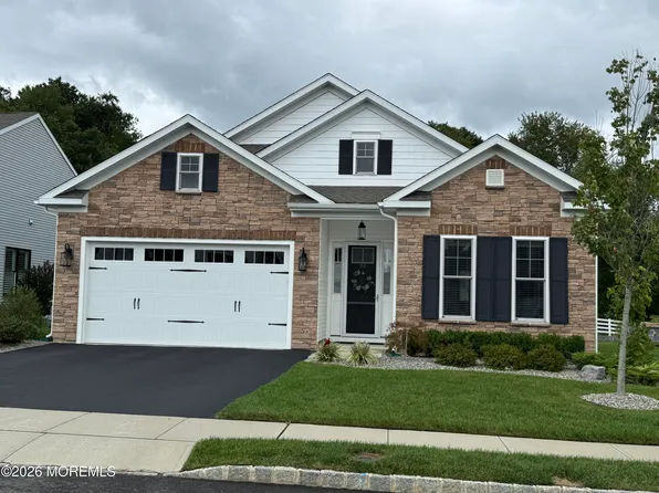 24 Sanctuary Lane, Farmingdale, NJ 07727